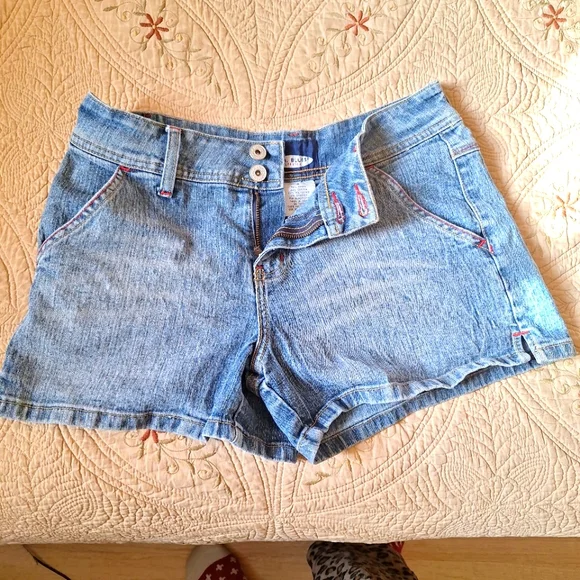 L.A. Blues Denim Women's Shorts - Picture 2 of 4